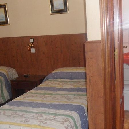 Hostal Suárez Madri Quarto foto
